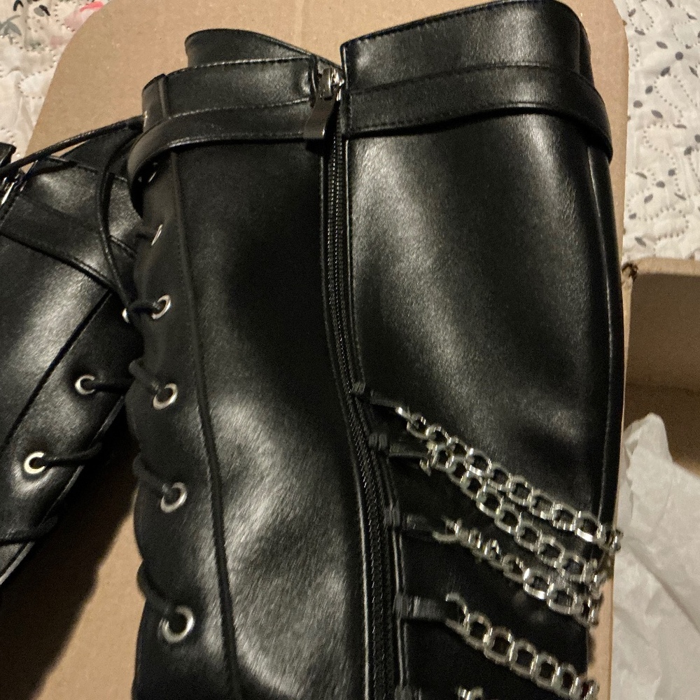 Stunning Knee High Faux Leather Black Boots! Size 8.5/9